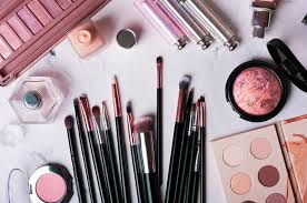 Everyday makeup look for beginners.